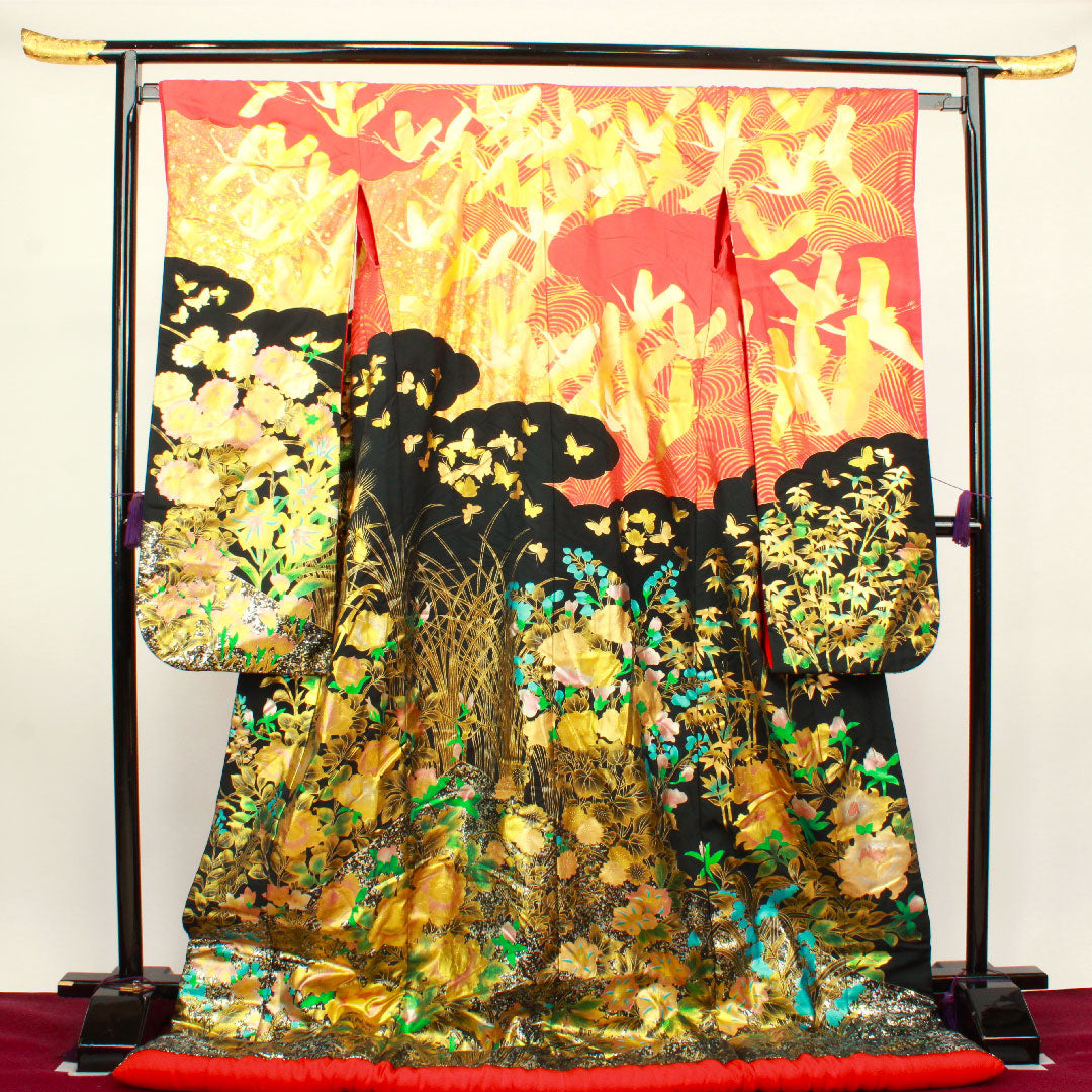 色打掛 身丈194cm 金彩加工 鶴 蝶 草花模様 正絹 Aランク 袷 黒系 1110000403910