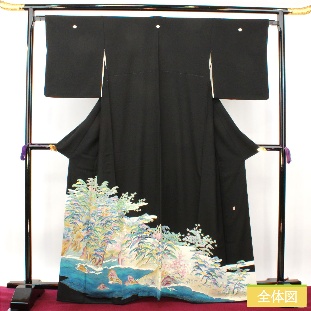 Black formal kimono, pure silk, length 165cm, sleeve length 66cm, lined, Kyo-Kaga, auspicious motif, five crests, quince, S rank, five crests, black, 1111001242510