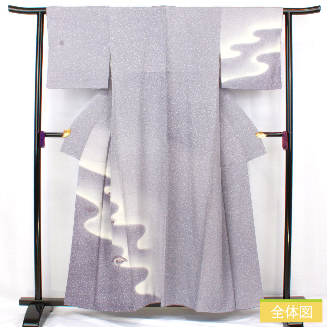 訪問着 正絹 袷 身丈157.5cm 裄丈61.5cm つるば鼠色(つるばねずいろ) タタキ染 扇 一つ紋 中陰三階菱 Aランク 紫系 1112005223320