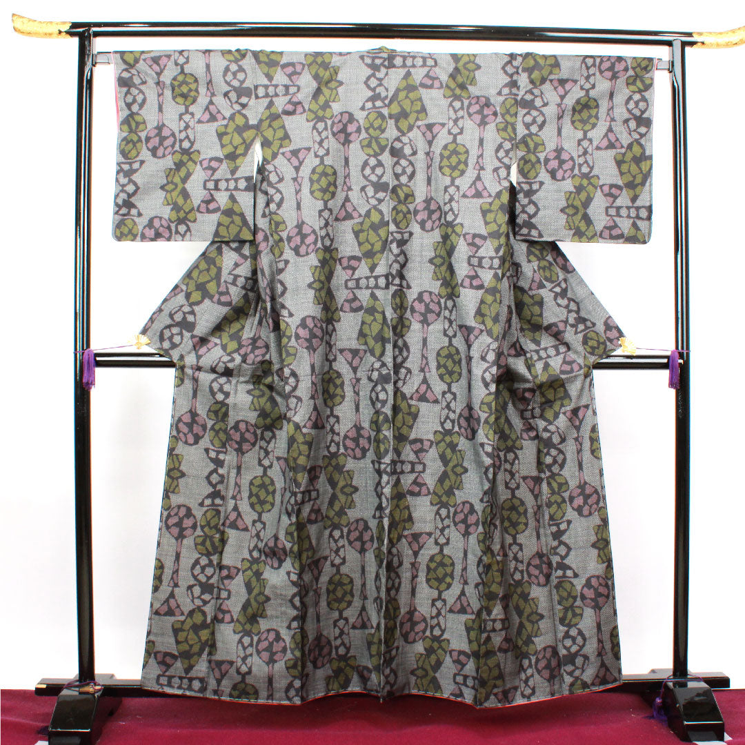 大島紬 身丈159cm 裄丈67cm しつけ糸付き 経緯絣 抽象模様 正絹 Sランク 袷 黒系 1116002522310
