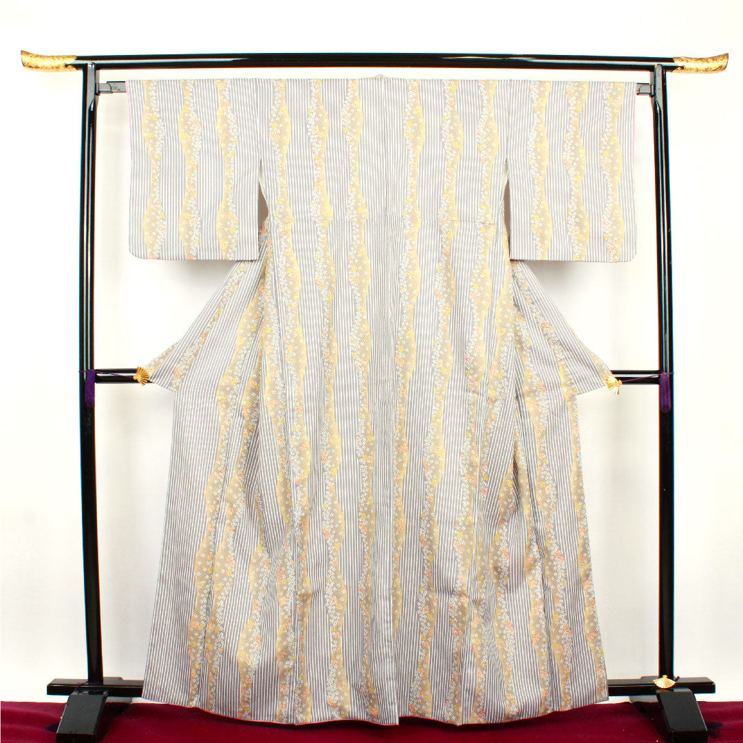 小紋 身丈164cm 裄丈64cm 袷 錫色 洗える着物 桜 縞 ポリ Sランク グレー系 1115002562422
