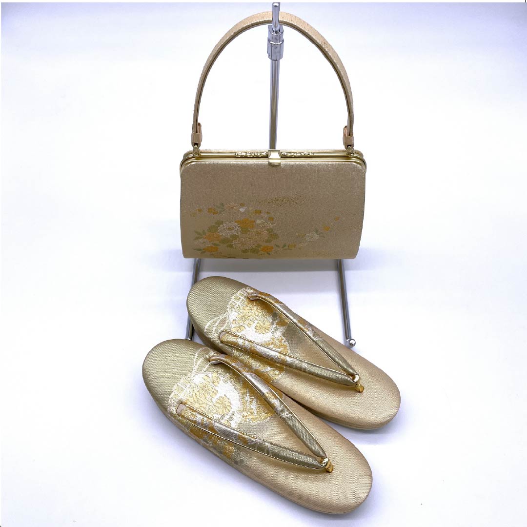(新古品)草履バックセット フォーマル 金色(きんいろ) 未使用品 古典柄 花柄 Lサイズ 金系 Aランク 1133000193421