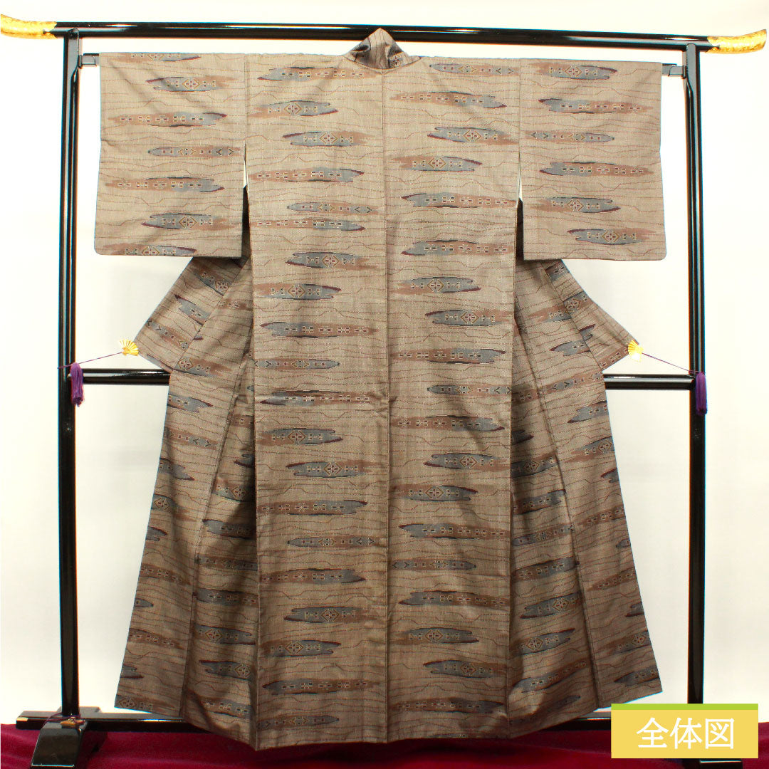 大島紬 正絹 身丈159cm 裄丈66.5cm 経緯絣 幾何学模様 Sランク 袷 茶系 1116002902314