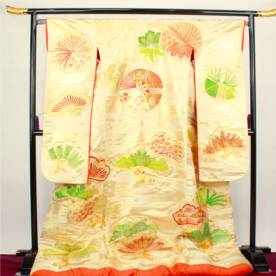 色打掛 身丈184cm 千總 大丸 千歳契松文 金駒刺繡 正絹 Bランク 袷 クリーム系 1110000604915