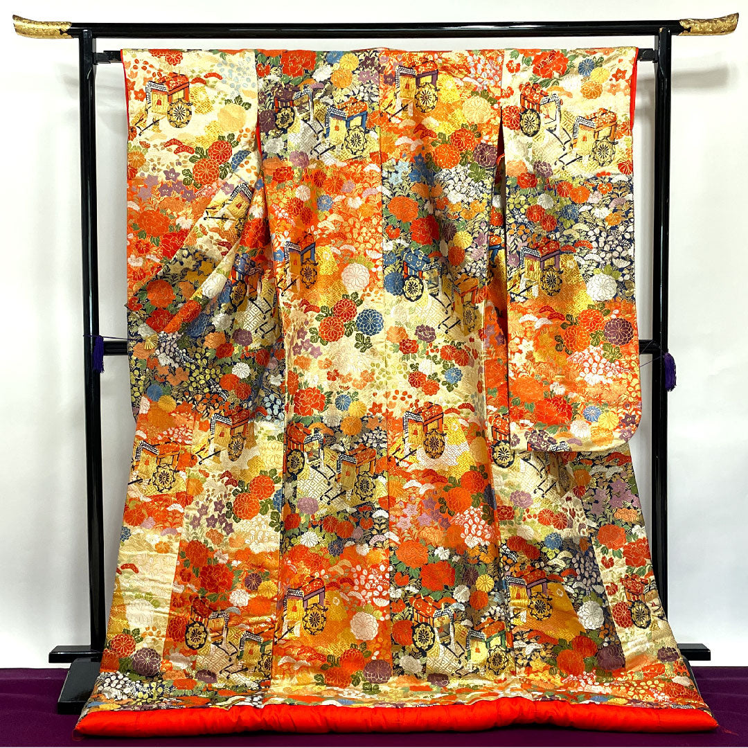 Colored Uchikake Length 181cm Karaori Imperial Carriage Four Seasons Flowers Pure Silk S Rank Awase Gradation 1110000172999