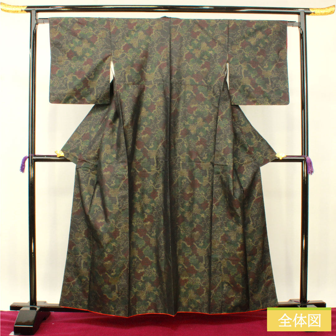 紬 正絹 身丈160cm 裄丈65.5cm 大島紬 緯総絣 葉っぱ模様 Sランク 袷 黒系 1116003352410
