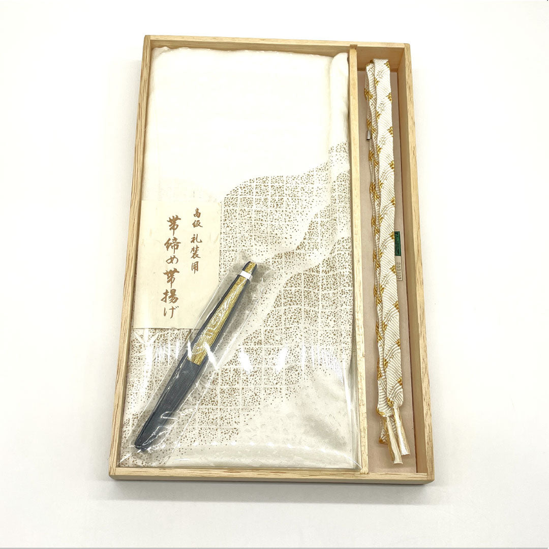 (新古品) 帯締め・帯揚げセット 正絹 Sランク 結婚式 披露宴 扇付き 長さ約152cm 幅約1.5cm 留袖用 白系 1141000042311