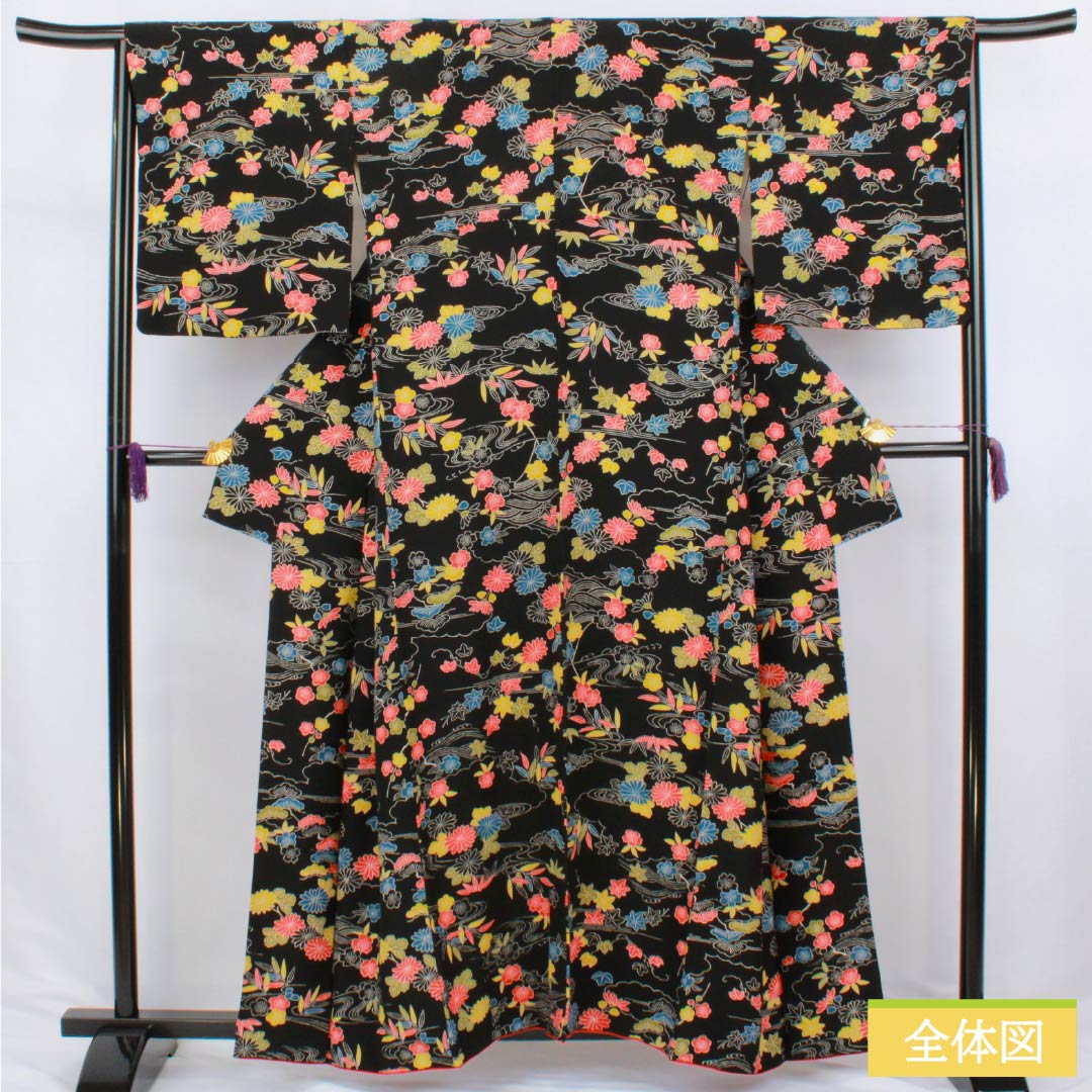 Komon (small pattern) silk, S rank, length 158.5cm, sleeve length 65.5cm, lined, stencil-dyed, pine, bamboo, plum, chrysanthemum, black, 1115006872310