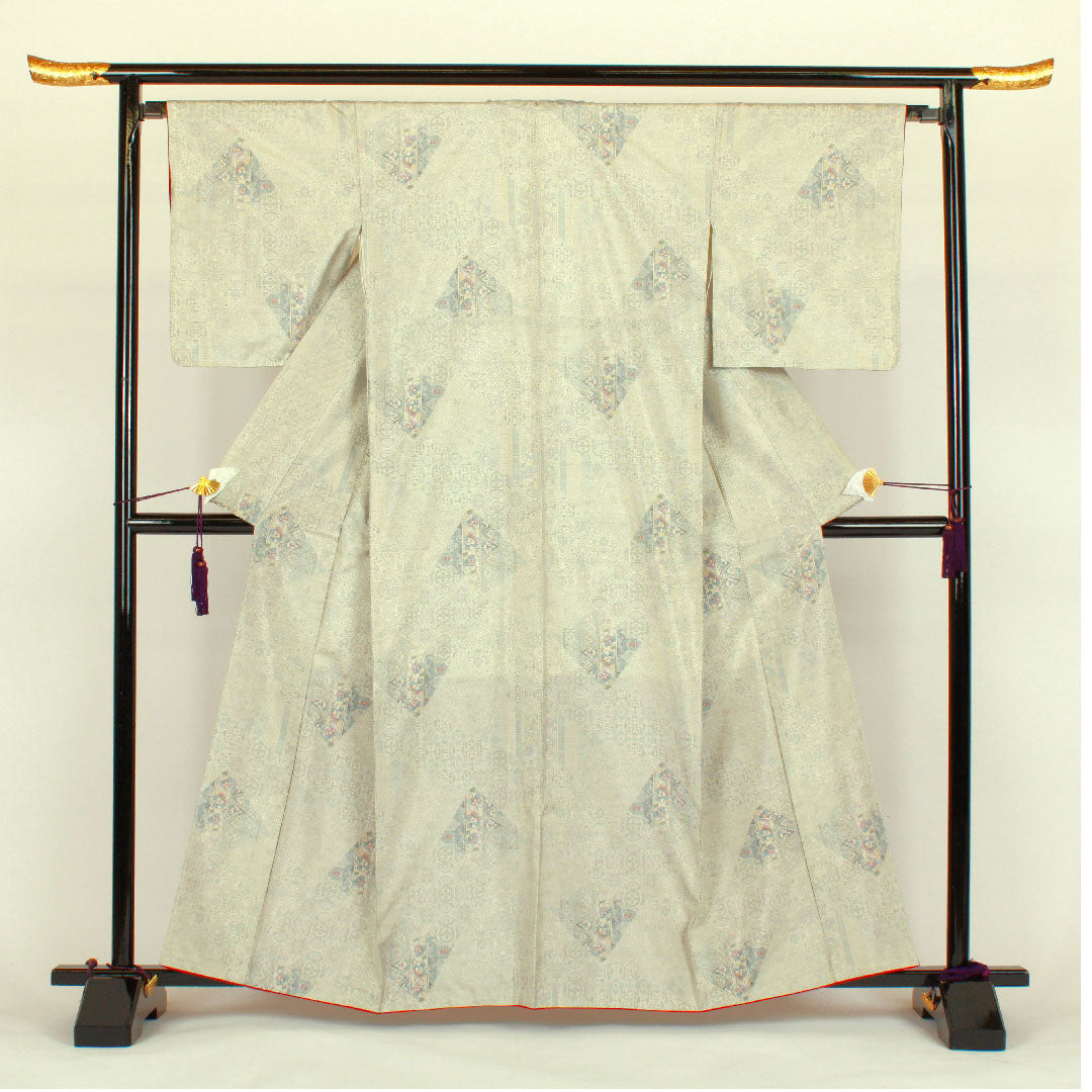 White Oshima Tsumugi, Length 163cm, Sleeve length 66cm, Floral chintz pattern, 7 marks, Pure silk, A rank, Lined, White, 1116000573311