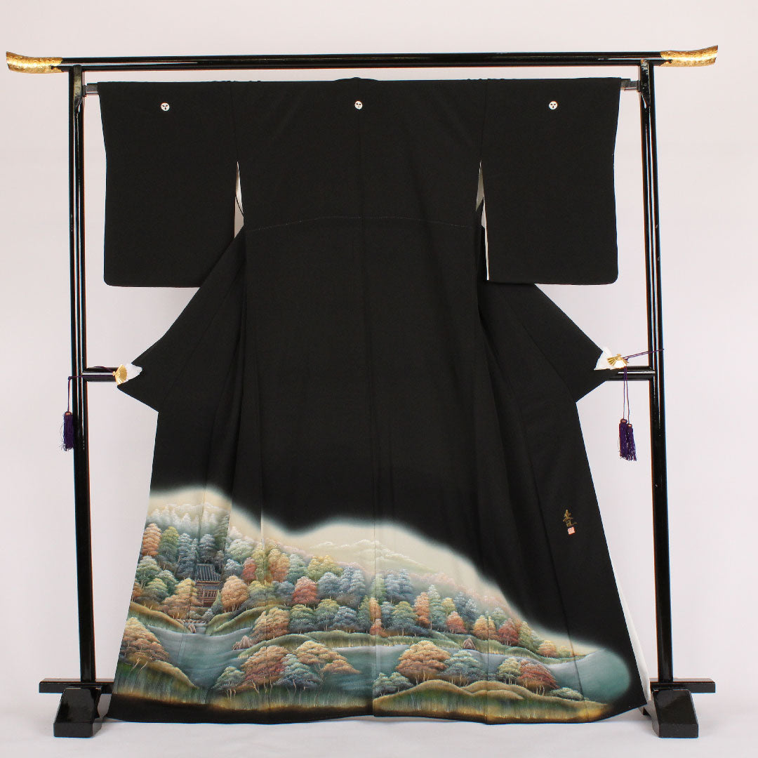 Black formal kimono, length 167cm, sleeve length 68cm, lined, landscape painting, artist's work, pure silk, A rank, five crests, black, 1111000083510
