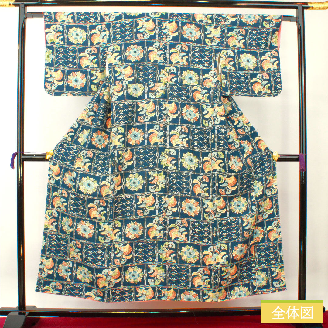 小紋 正絹 身丈153cm 裄丈62.5cm 袷 裏色(うらいろ) 京紅型 草花模様 しつけ糸付き Aランク 紺系 1115004343218