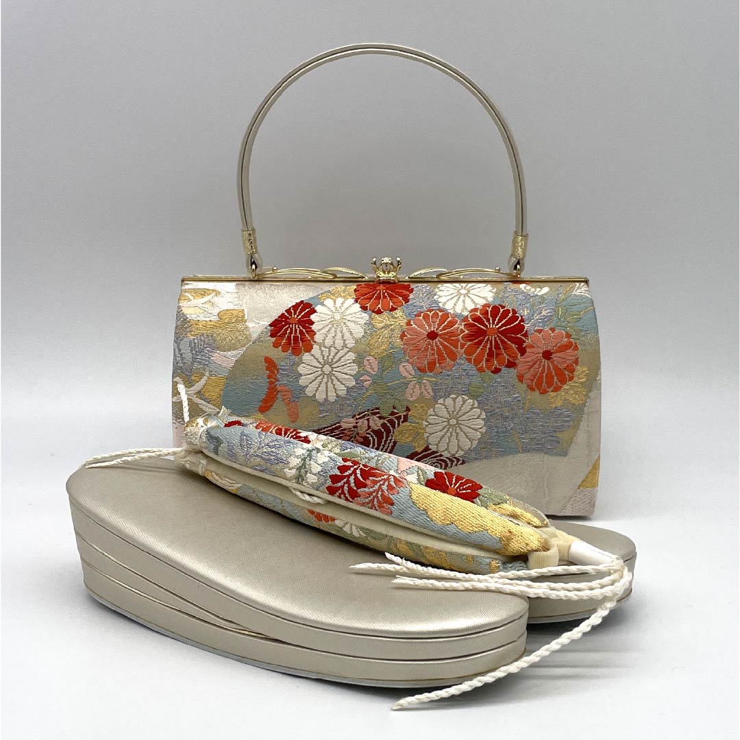 (新古品)草履バッグセット フォーマル Aランク 吉祥文様 帯地 Mサイズ 銀系 1133000453322
