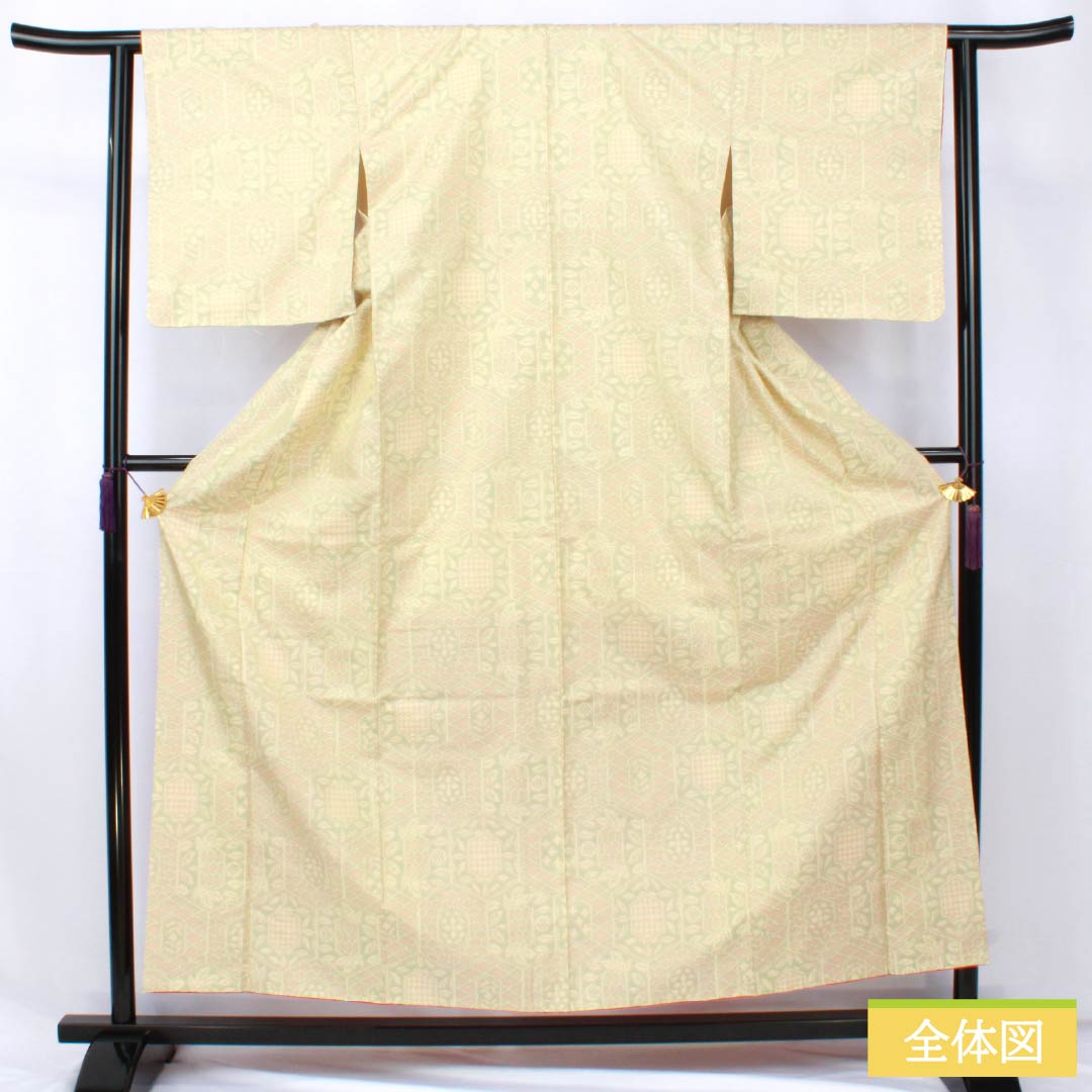Silk Tsumugi (S-Rank) - Length 157cm, Sleeve Length 61.5cm, Light Yellow (Usukihadairo) - Oshima Tsumugi with Horizontal Double Kasuri Pattern and Abstract Pattern - Lined, Yellowish Colors - Product Code: 1116004592323