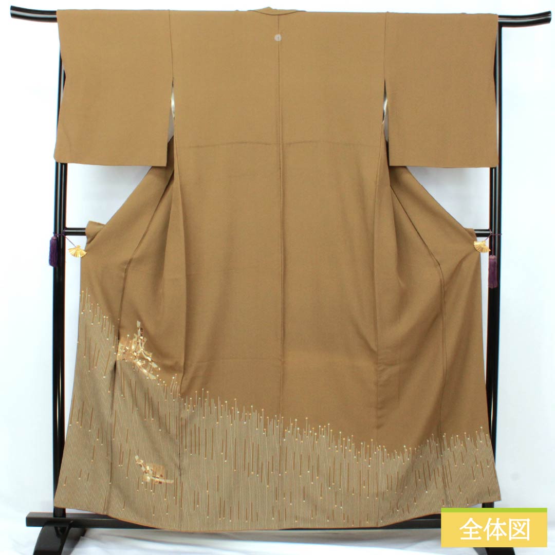 Homongi (visiting kimono) made of pure silk, rank B, lined, length 158.5cm, sleeve length 66cm, mulberry dyed, with one crest, three pine trees, and a noshi (gift wrapping) design, plum and chrysanthemum motifs, brown, product number 1112007324314