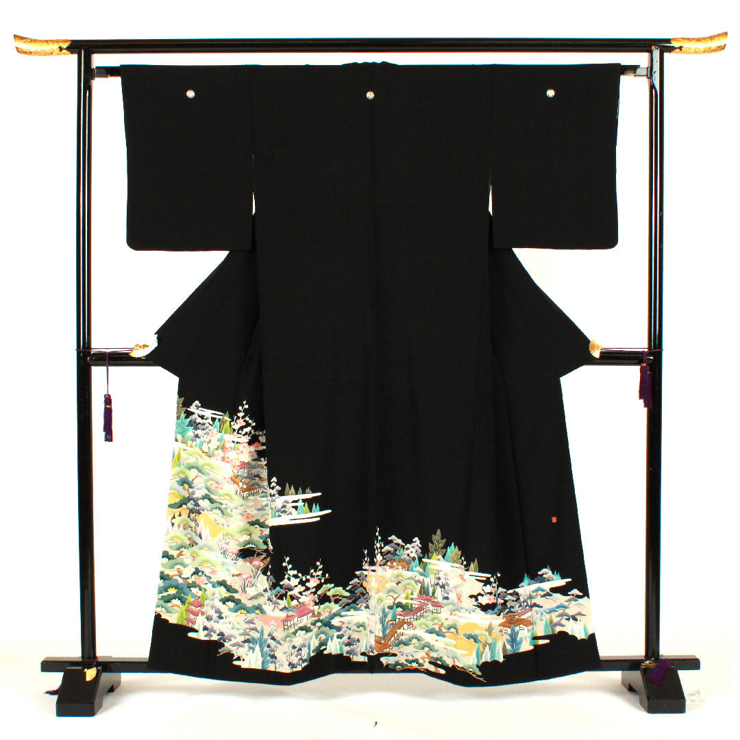 Black formal kimono, length 159.5cm, sleeve length 63.5cm, lined, Kaga Yuzen, Teranishi Kazuhiro, landscape pattern, circle with ivy, pure silk, A rank, five crests, black, 1111000333310