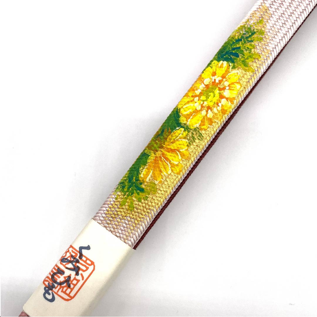 (新古品) 帯締め 正絹 四分紐 海老色(えびいろ) 福寿草 中村勝雲 手描き 長さ約165cm 幅約1.5cm セミフォーマル Sランク 赤系 1135000202312