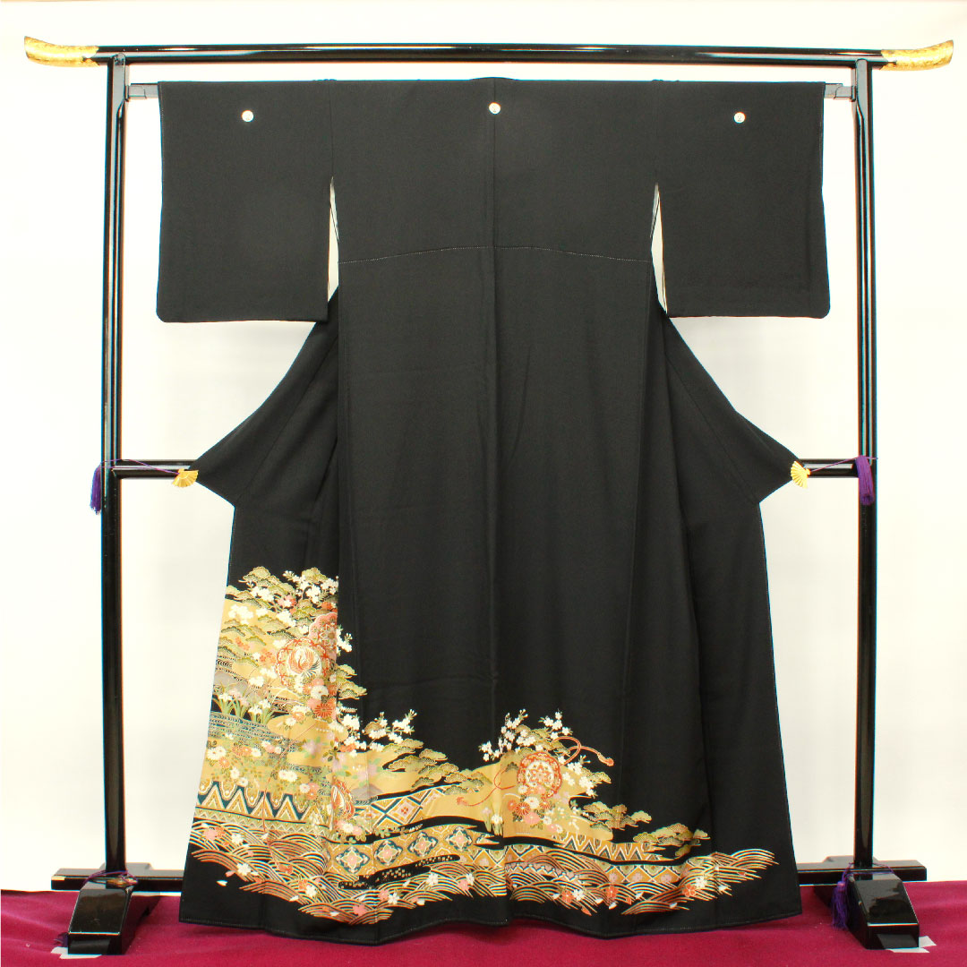 Black formal kimono, length 163.5cm, sleeve length 62.5cm, lined, Kyoto Yuzen, auspicious motif, circle with iris, pure silk, A rank, five crests, black, 1111000633410
