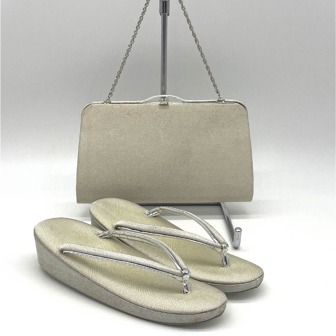 (Like New) Formal Zori and Bag Set, 2-Way, Medium, Silver, Rank B, Item Number: 1133000314322