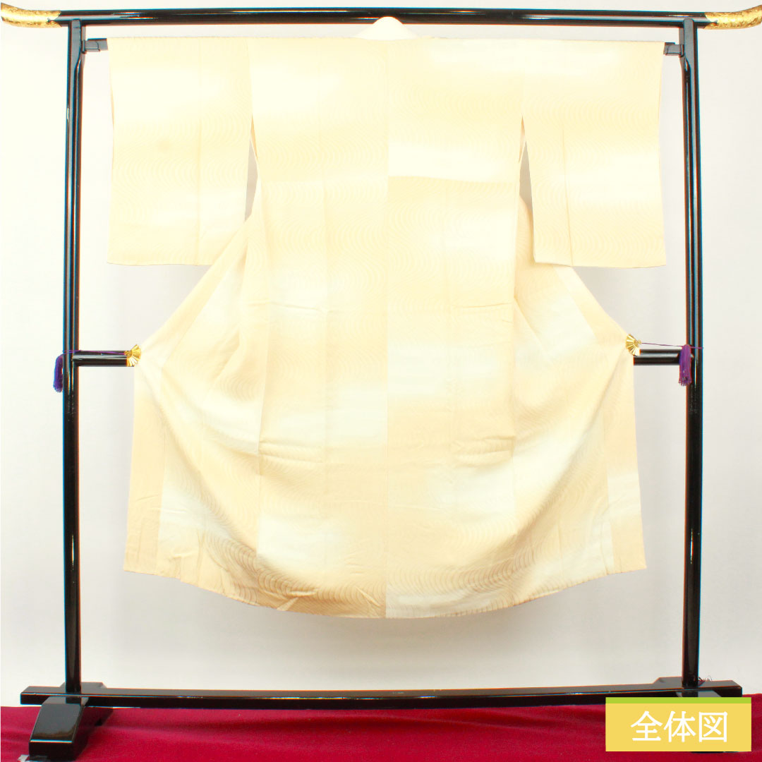 Nagajuban Silk Length 140cm Sleeve-to-sleeve 68cm Lined Tokyo Shiracha (off-white/beige) Gradation Dye Ryusui (flowing water) S-rank Beige-toned 1129000692525