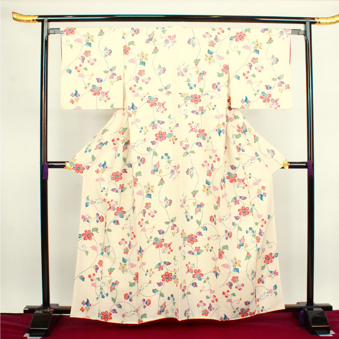 小紋 身丈161cm 裄丈64cm 袷 練色 草花模様 正絹 Aランク クリーム系 1115003123415