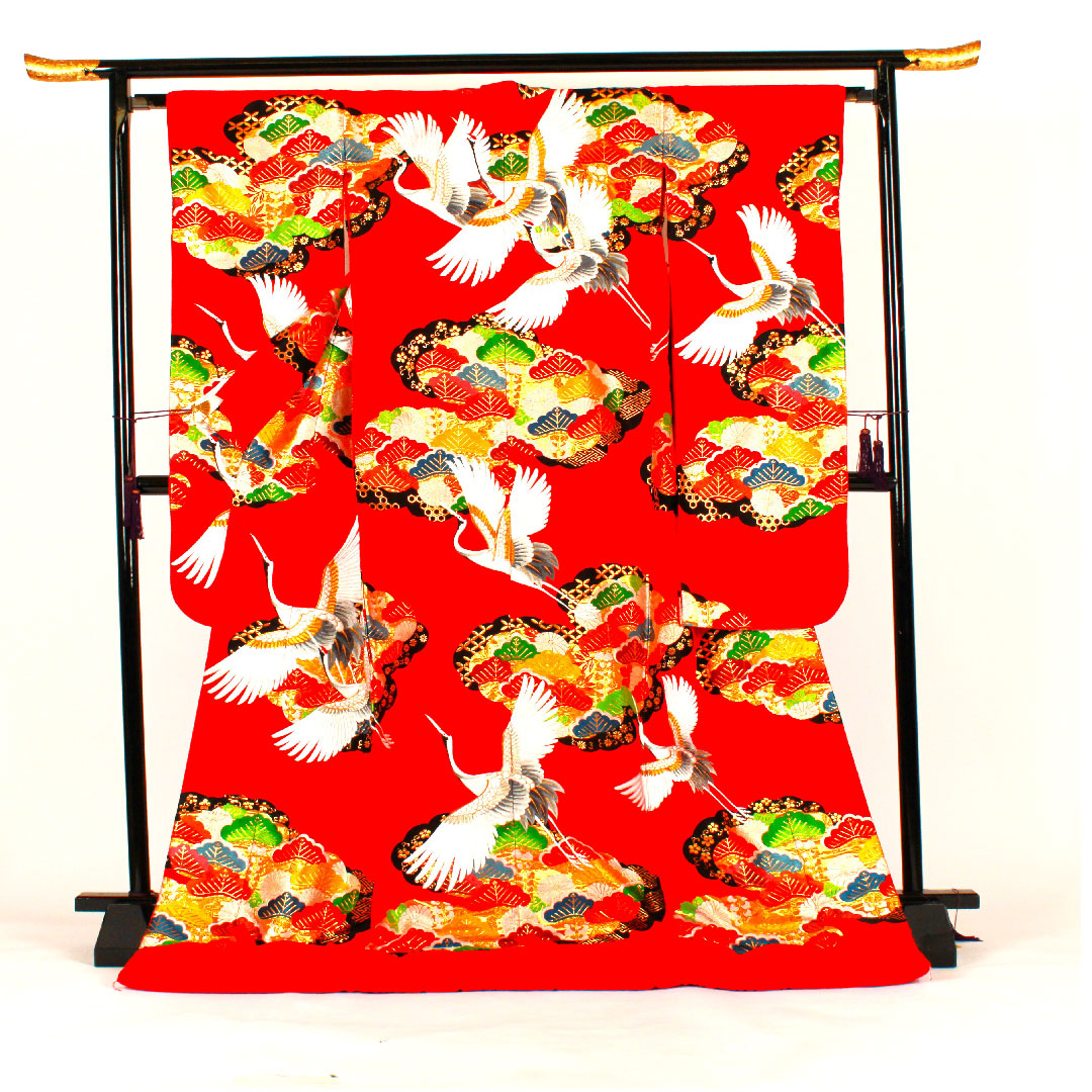 Colored uchikake, length 186cm, Sayagata pattern, crane, pine, pure silk, S rank, lined, red, 1110000112812