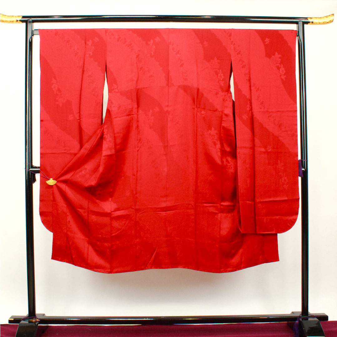 Nagajuban (long undergarment) made of pure silk, length 134cm, sleeve length 69.5cm, for single layer furisode, crimson, floral pattern, rank S, red, 1129000372412