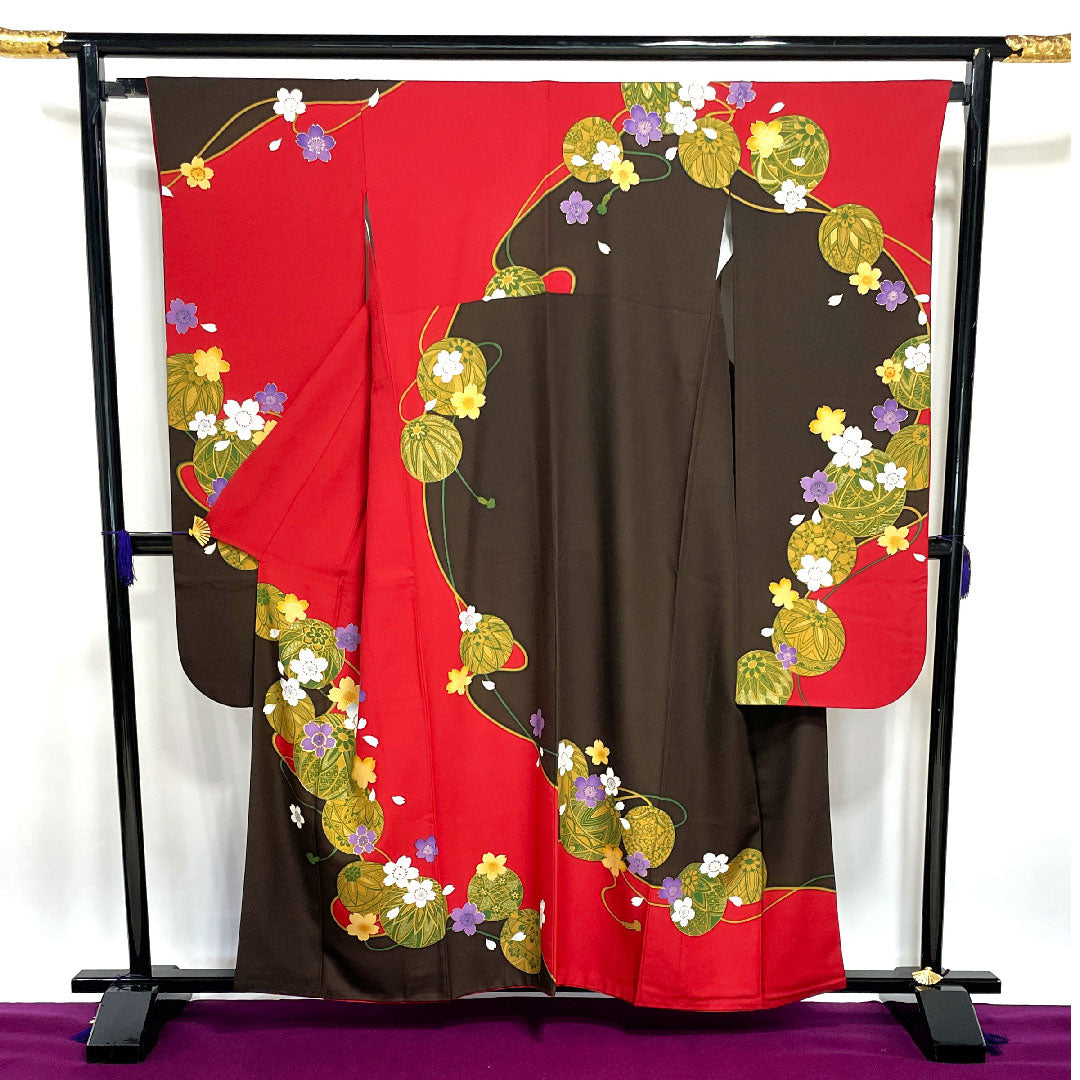 振袖 身丈159.5cm 裄丈65.5cm 袷 生臙脂色 赤墨色 鞠 桜 正絹 Sランク グラデ 1113001232399