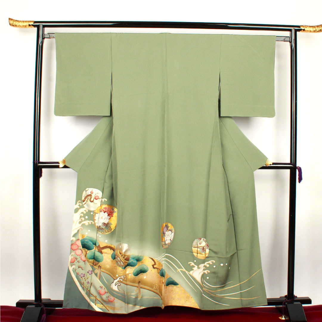 Colored Tomesode, Length 159cm, Sleeve Length 64cm, Lined, Rikyu Gray, Auspicious Pattern, Wave, Plum, Pure Silk, S Rank, None, Green, 1111000462319