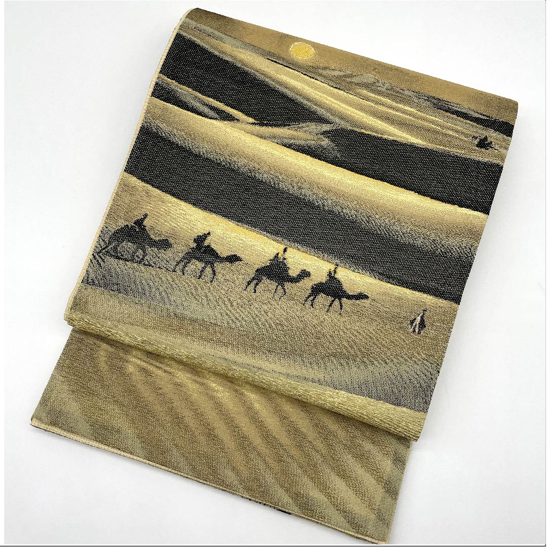 【未仕立】袋帯 正絹 NEWランク 麦藁色(むぎわらいろ) ラクダ シルクロード 月 帯丈472cm 六通 セミフォーマル ベージュ系 1123009031425