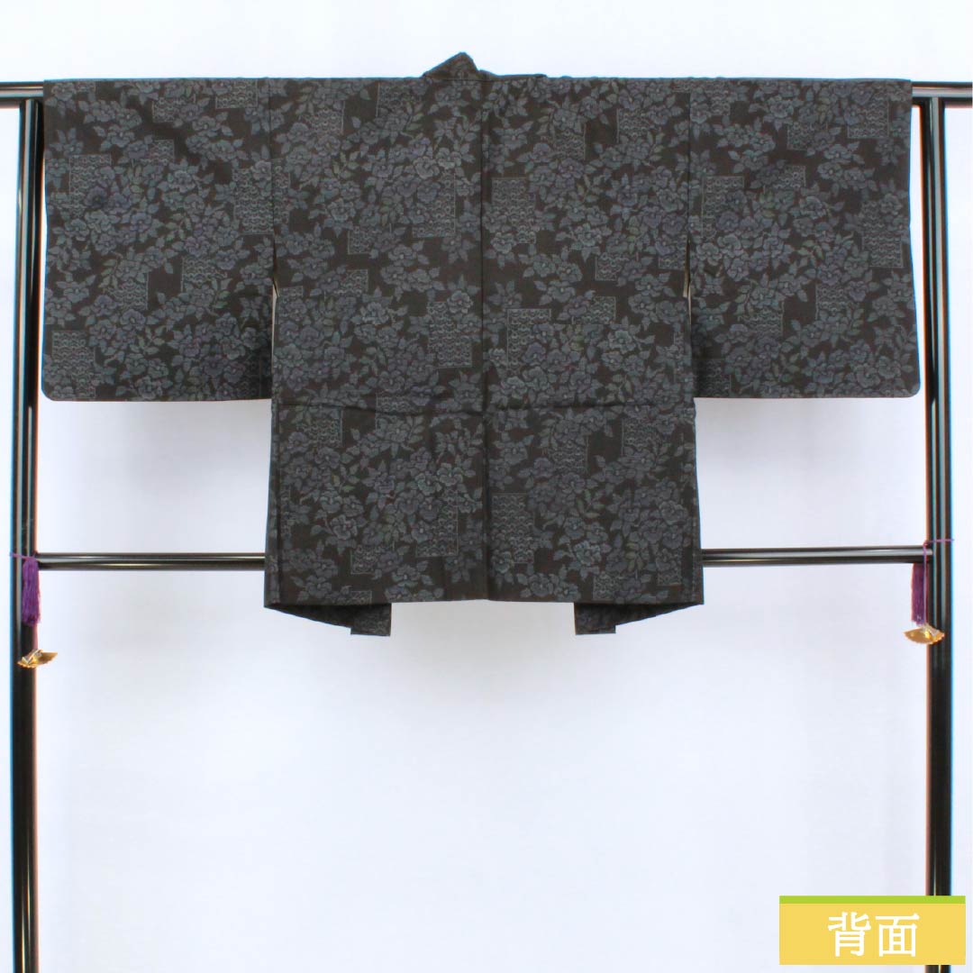Haori (Japanese traditional kimono jacket) made of pure silk, S-rank, with a floral design by Murayama Oshima, length 75.5cm, sleeve length 62.5cm, and a black, lined lining. Includes a haori cord. Product number: 1117001352910