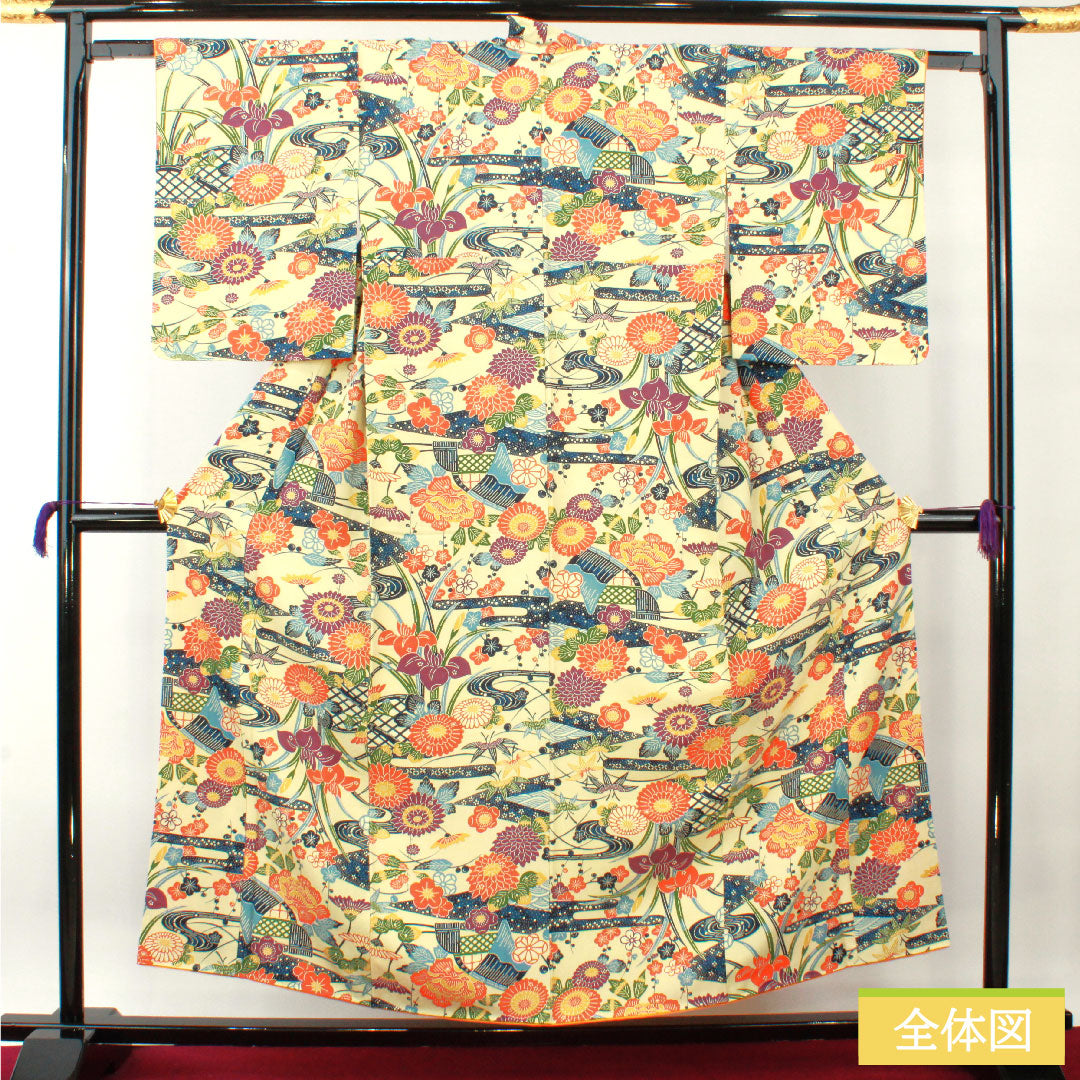 Komon, pure silk, length 155cm, sleeve length 62.5cm, lined, light yellow, Kyoto Bingata, pongee fabric, floral pattern, S rank, cream, 1115004352315