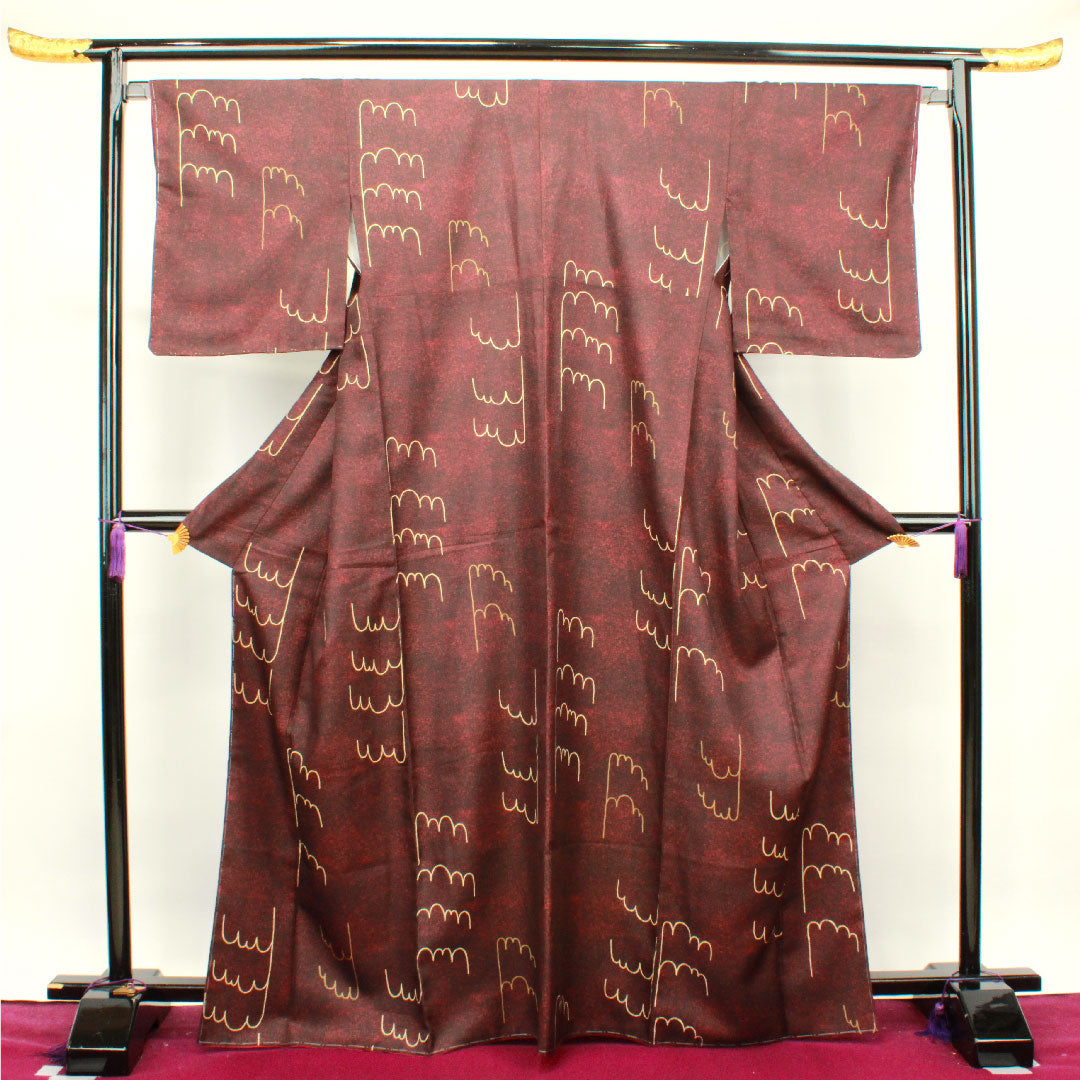 小紋 身丈166.5cm 裄丈66cm 袷 深緋色 洗える着物 しつけ糸付き 未使用品 抽象模様 ポリエステル Sランク 赤系 1115003322512