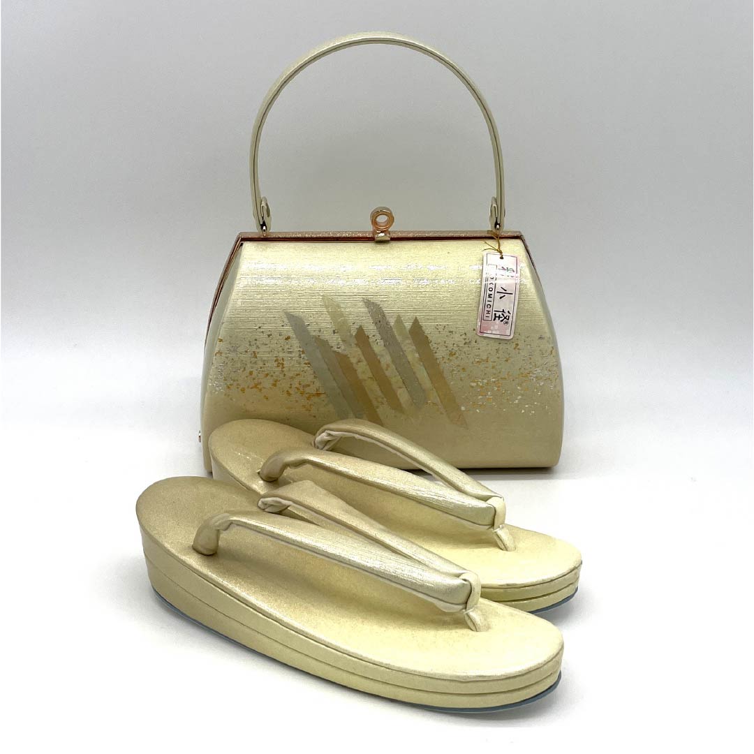 (Like New) Formal Zori and Bag Set, Grade A, Mother-of-Pearl Design, Size M, Yellow, 1133000373323