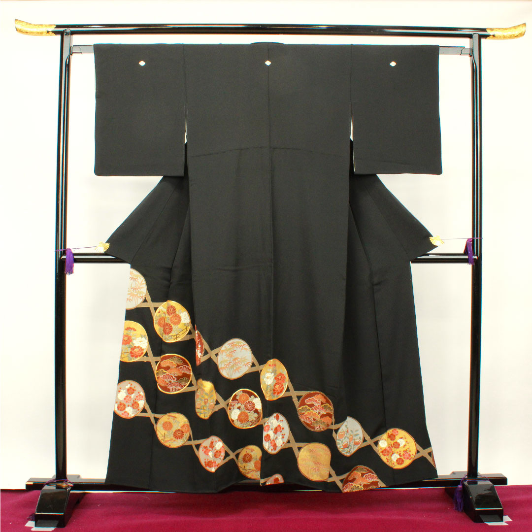 Black formal kimono, length 156.5cm, sleeve length 61cm, lined, Kyoto Yuzen, pine, bamboo, plum, quince, pure silk, S rank, five crests, black, 1111000682310