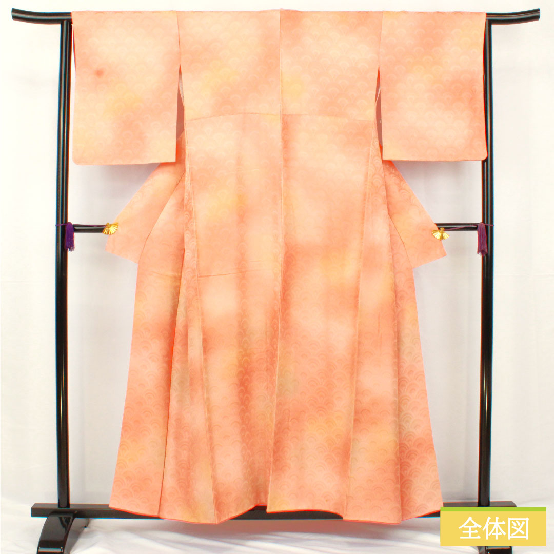 Plain color kimono, pure silk, length 154.5cm, sleeve-to-sleeve 64cm, light red shaded dyeing with seigaiha pattern, lined, A rank, pinkish, 1114002023213