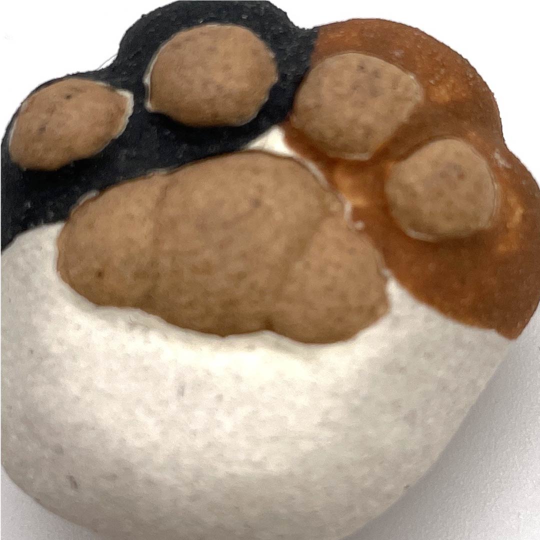 (新古品) 帯留め 陶磁器 カジュアル 生成色(きなりいろ) 信楽焼 猫 三毛猫 長さ約3cm 幅約2.5cm Sランク 白系 1137000032911