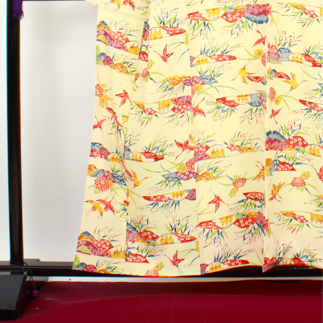 Komon, Length 157.5cm, Sleeve length 62cm, Lined, Light egg color, Kyoto Bingata, Crane, Landscape pattern, Pure silk, S rank, Cream color, 1115002482315