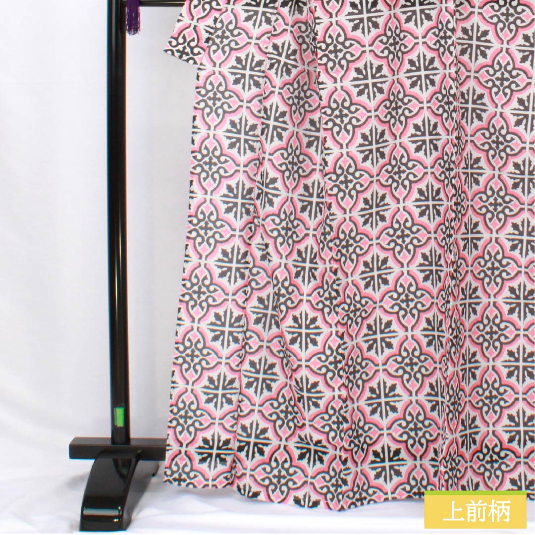 (Brand new, unused) Yukata (single-layer kimono) made of polyester, length 166cm, sleeve length 65cm. New rank. Pink, medium crimson color (nakano kurenai iro). Geometric, tile, and damask patterns. Product number: 1118005771513
