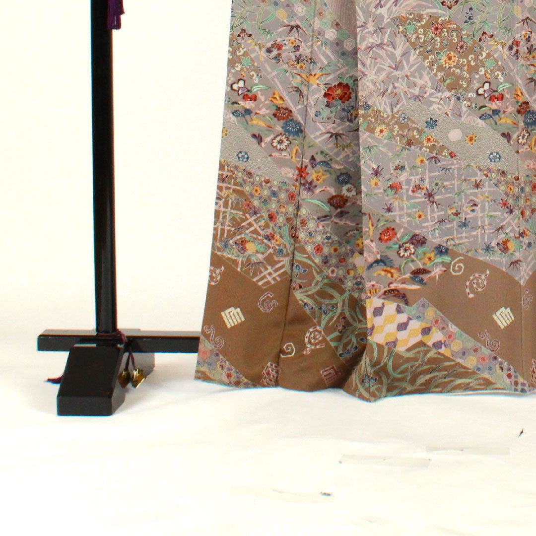 Homongi (formal kimono) Length 165.5cm Sleeve length 66cm Kyoto Bingata Genjiko Flower pattern Pure silk A rank Gray 1112001453522