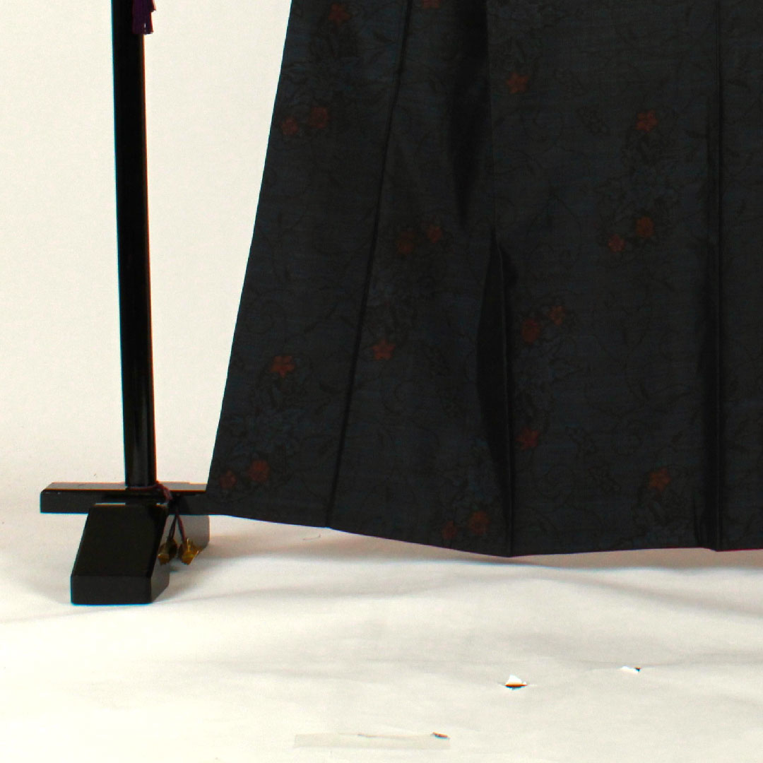 Oshima Tsumugi, Length 163.5cm, Sleeve length 67cm, Weft ikat, Floral pattern, Pure silk, S rank, Lined, Navy blue, 1116001142318