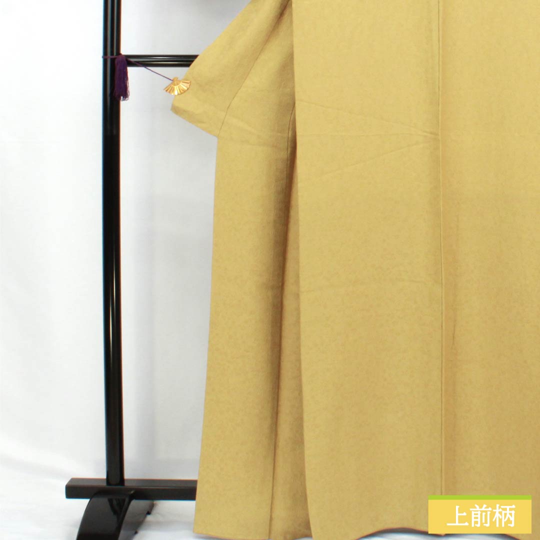 Solid-colored silk kimono, S-rank, length 164cm, sleeve length 64.5cm, pear-colored, with floral and plant motifs, lined, yellow-based, product number 1114002242423