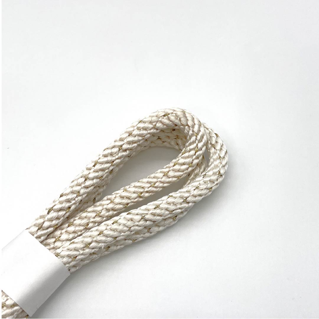 Formal white silk obijime (sash band) for formal kimono (tomesode). S-rank. Round braided. Approx. 165.5cm long, 1cm wide. Product code: 1135003822311