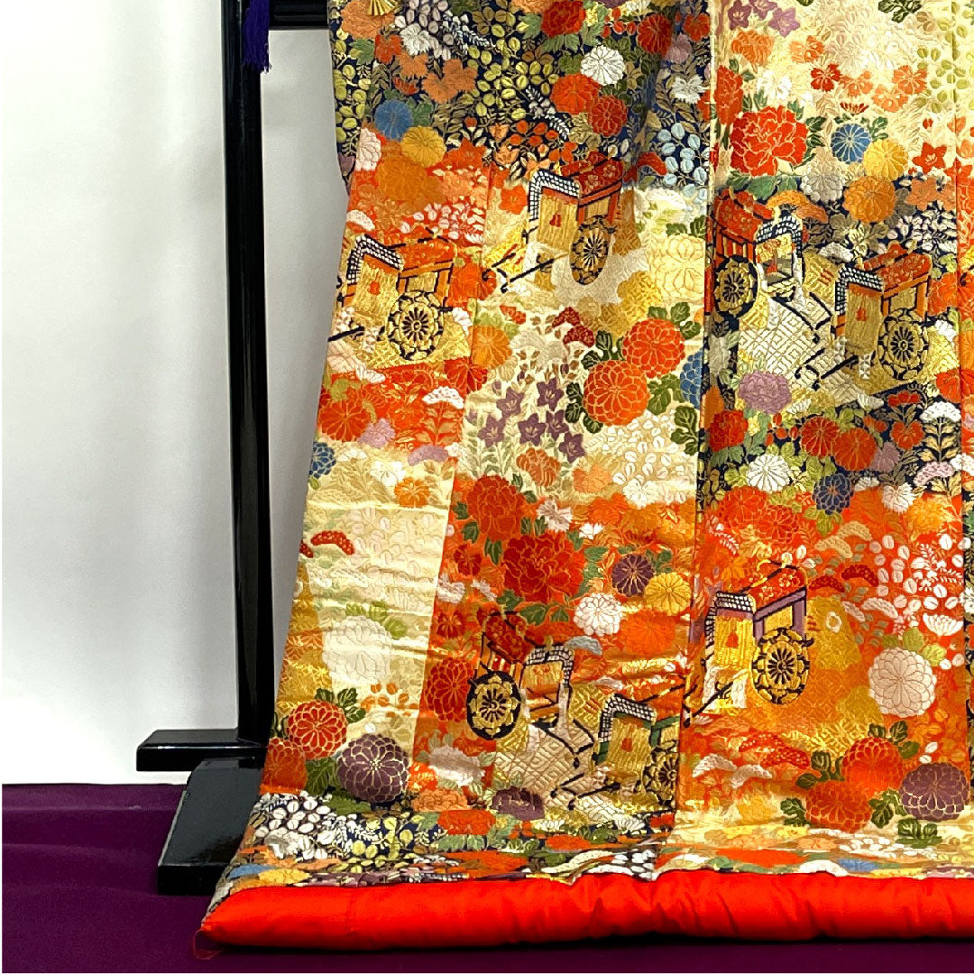 Colored Uchikake Length 181cm Karaori Imperial Carriage Four Seasons Flowers Pure Silk S Rank Awase Gradation 1110000172999