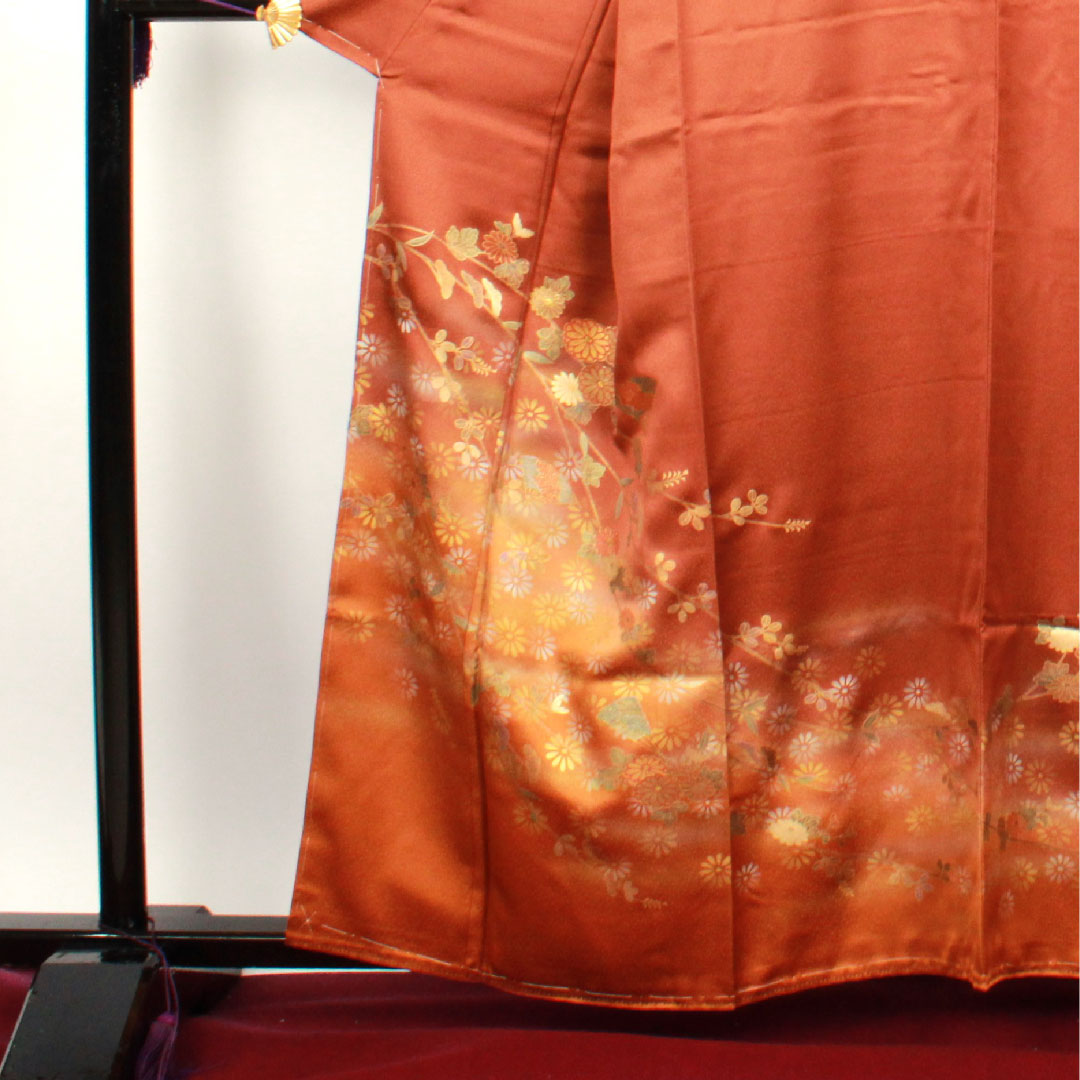 Homongi (formal kimono) Length 161cm Sleeve length 63cm Brown color Gold leaf finish Chrysanthemum Pure silk S rank Brown 1112001532414
