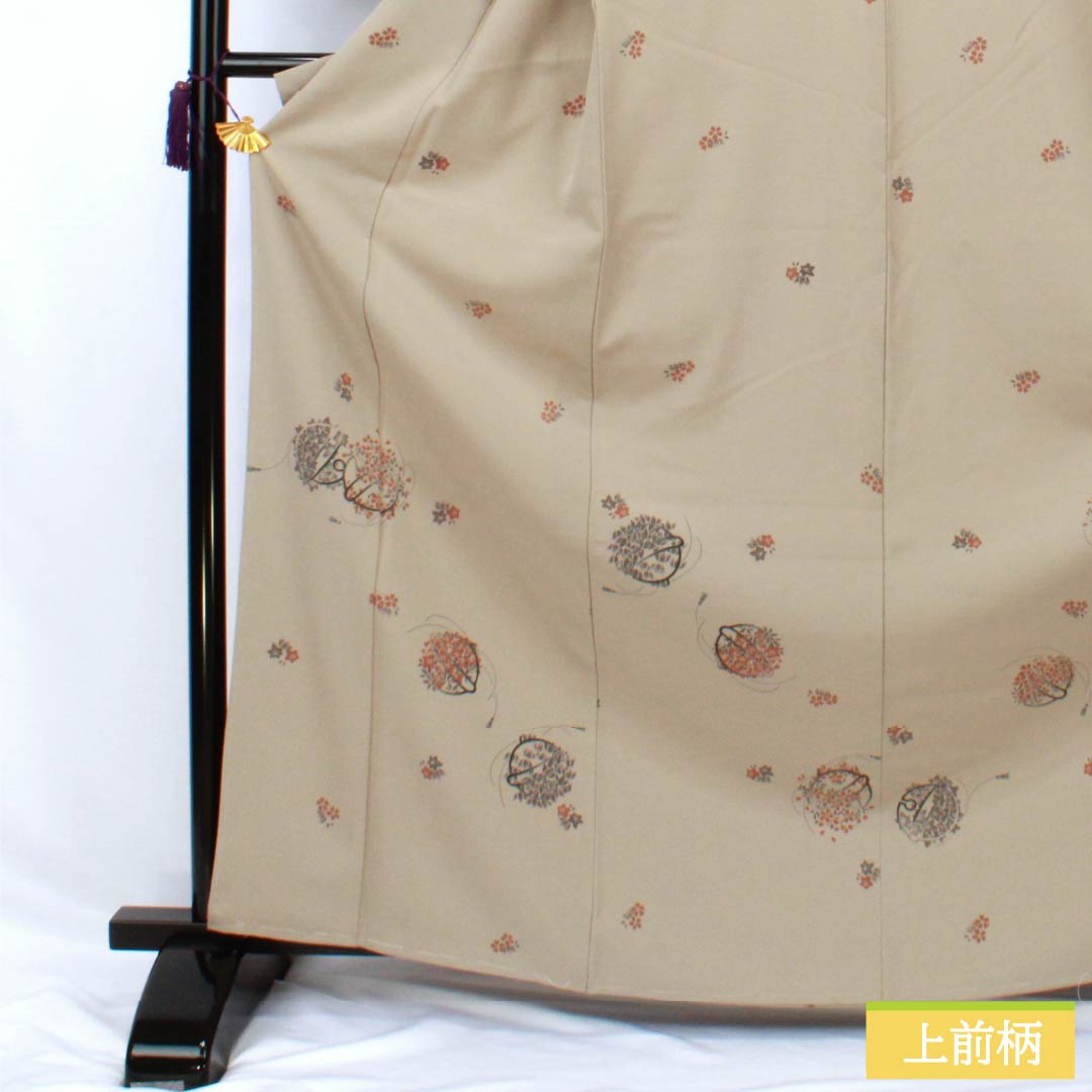 訪問着 ポリエステル Aランク 袷 身丈165.5cm 裄丈66.5cm 銀煤竹色(ぎんすすたけいろ) 花 鈴 洗える着物 ベージュ系 1112007373525