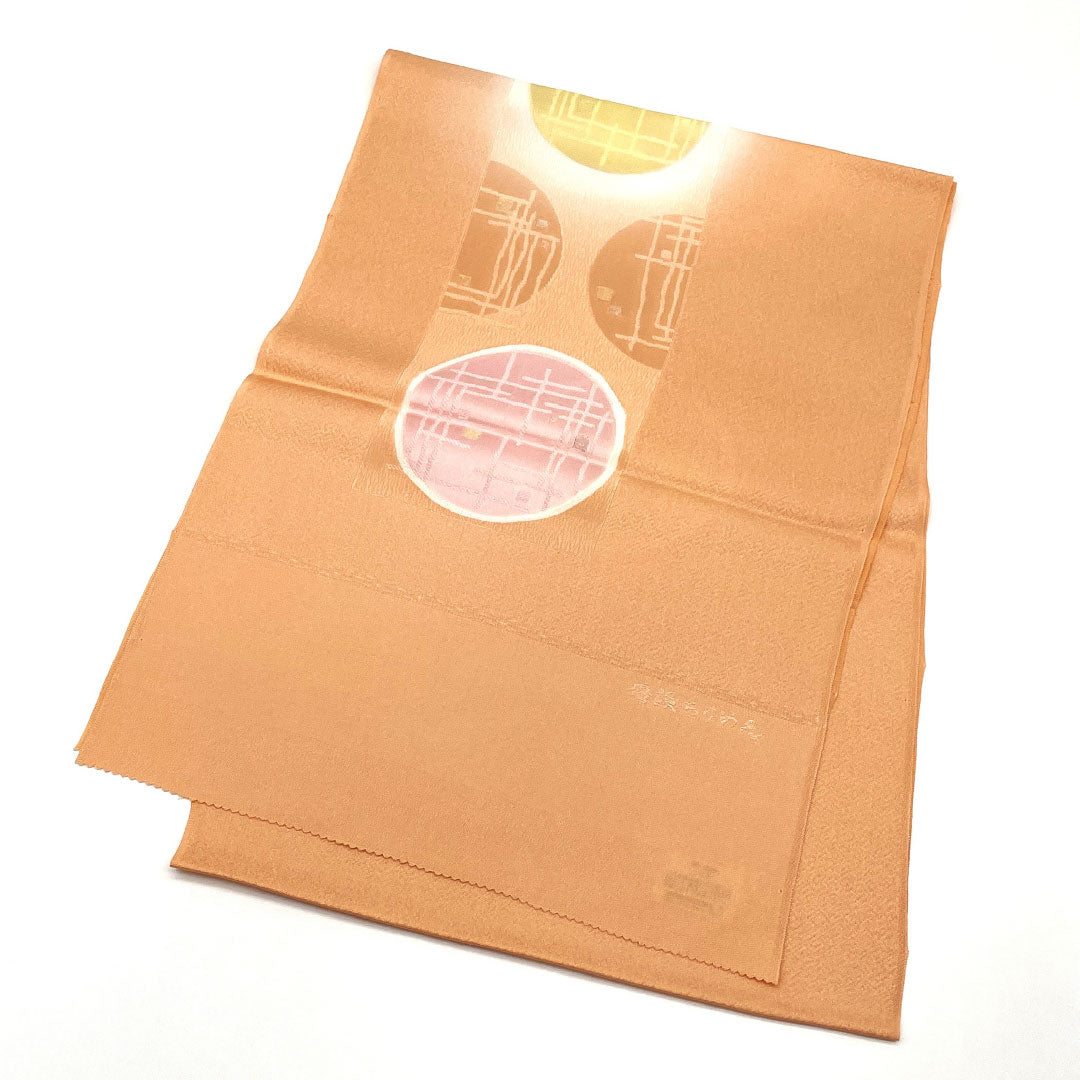 (新古品)帯揚げ 正絹 NEWランク セミフォーマル 朱華色(はねずいろ) 丹後ちりめん 幾何学模様 長さ約180cm 幅約30.5cm 橙系 1136001281926