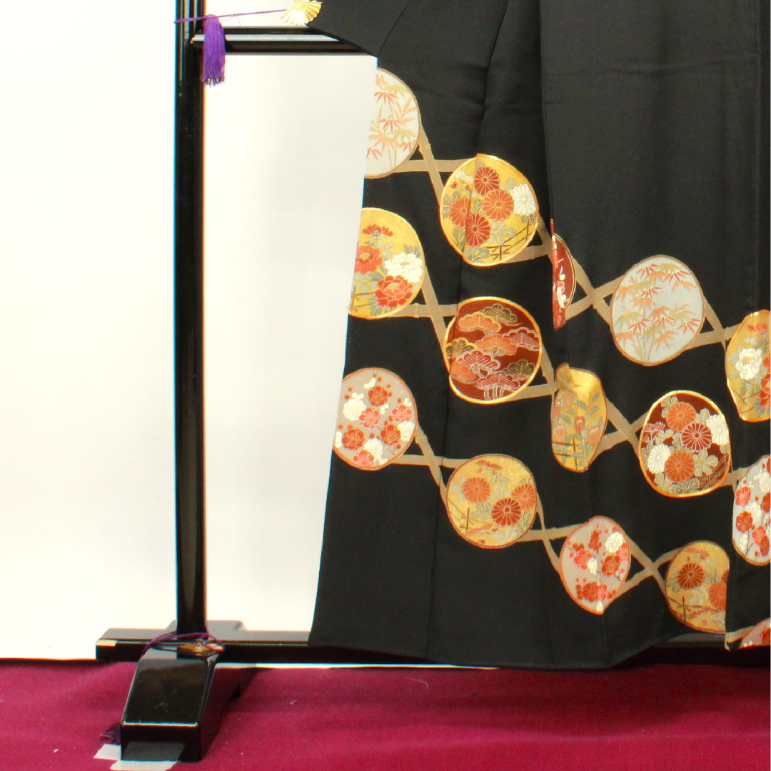 Black formal kimono, length 156.5cm, sleeve length 61cm, lined, Kyoto Yuzen, pine, bamboo, plum, quince, pure silk, S rank, five crests, black, 1111000682310