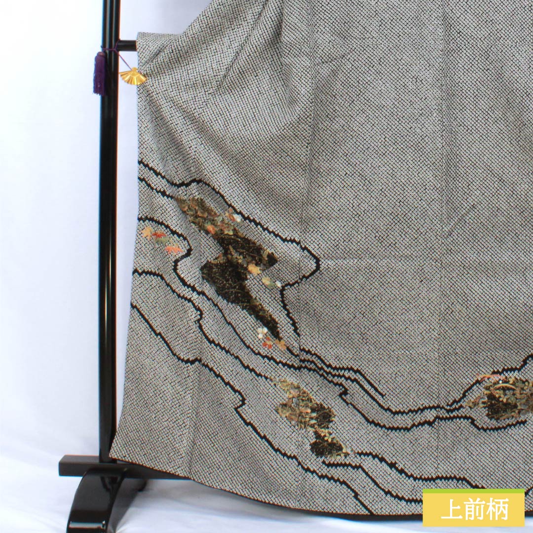 Visiting Kimono, Pure Silk, B-Rank, Lined, Length 166cm, Sleeve Length 66cm, Fully Dyed, Floral Pattern, Partially Embroidered, Black, Product Number: 1112007004510