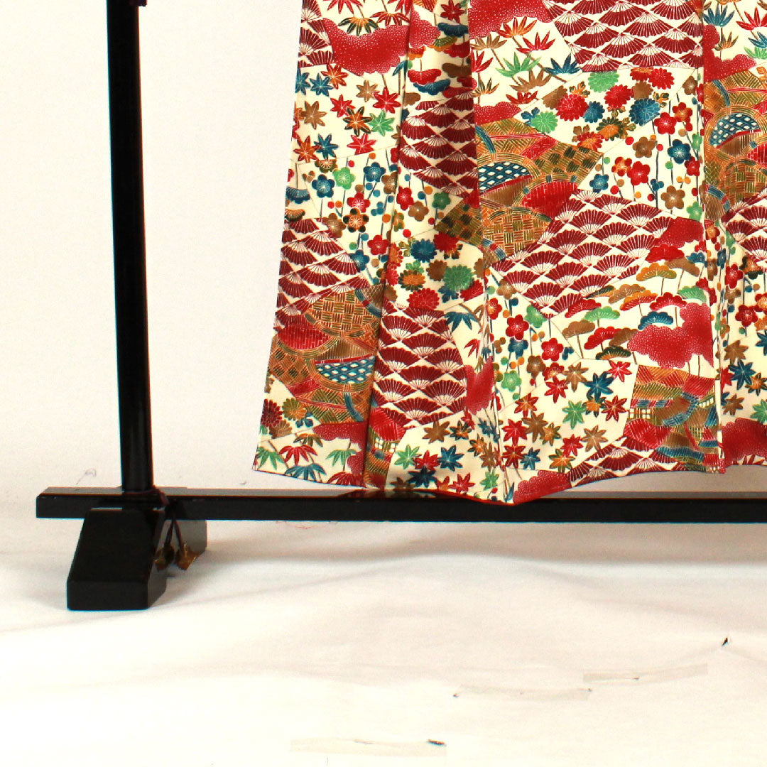 Komon, Length 156cm, Sleeve length 64cm, Lined, Stencil-dyed, Pine, Bamboo, and Plum, Auspicious motif, Pure silk, S rank, Cream color, 1115001722315