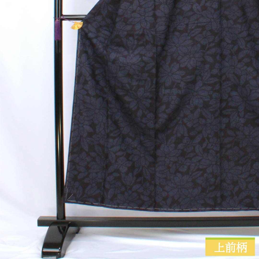 Pure silk tsumugi (pongee) kimono, S rank, length 155cm, sleeve length 63cm, brown (kachiiro) color, silk tsumugi with warp kasuri (kasuri) pattern, floral pattern, lined, navy blue, product number 1116004772318
